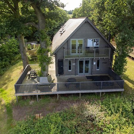 Ilodge Ultra Louth  Bagian luar foto