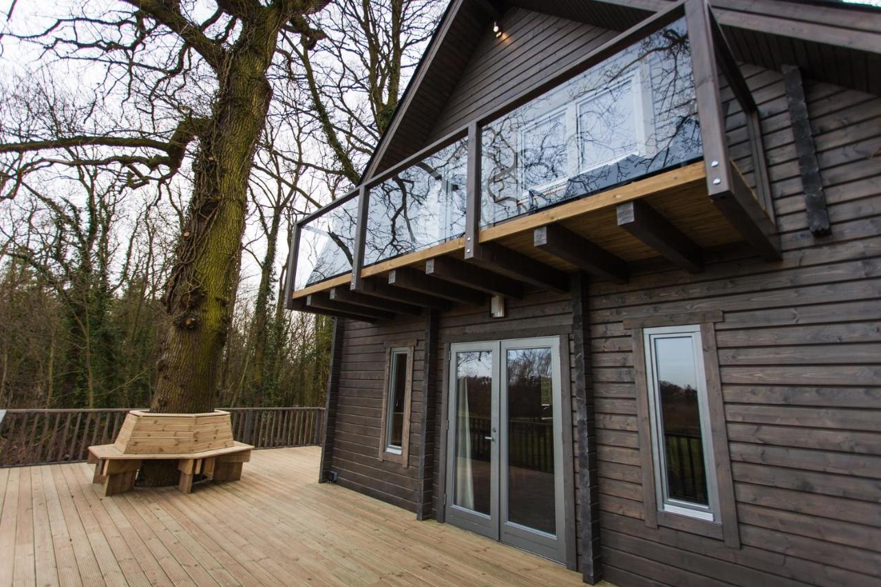 Ilodge Ultra Louth  Bagian luar foto