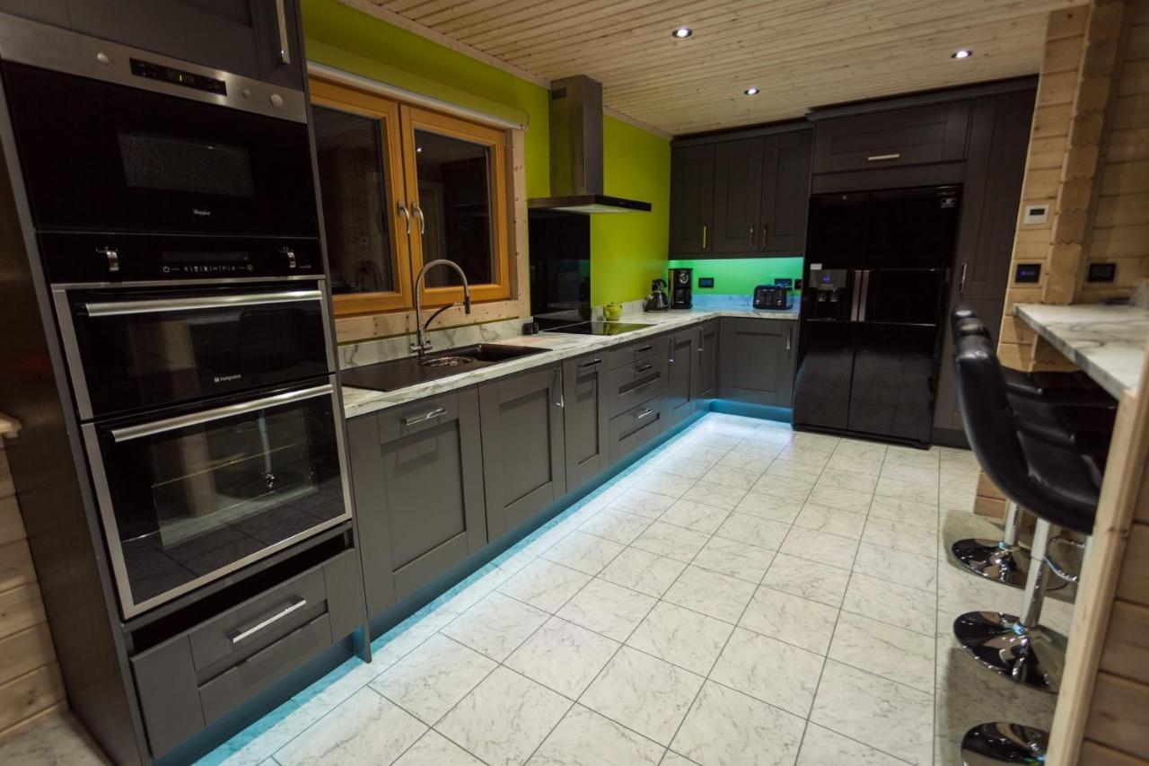 Ilodge Ultra Louth  Bagian luar foto