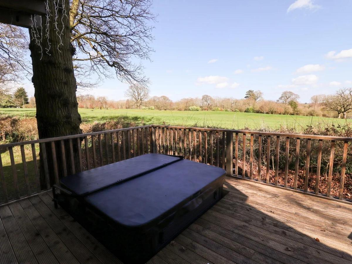 Ilodge Ultra Louth  Bagian luar foto